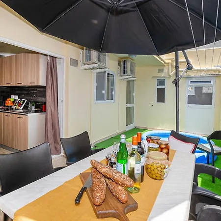 Valley View 3 Bedroom Maisonette *