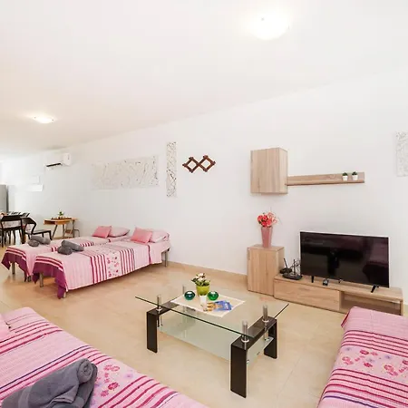 Valley View 3 Bedroom Maisonette Apartamento Mellieħa
