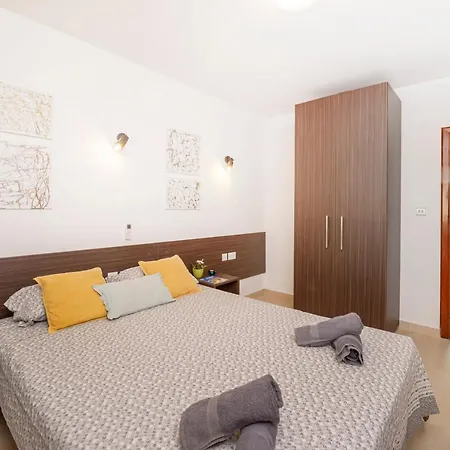 アパート Valley View 3 Bedroom Maisonette メーリッハ